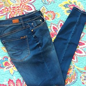 Seven 7 Skinny / Mid Rise Jean/ Size 6